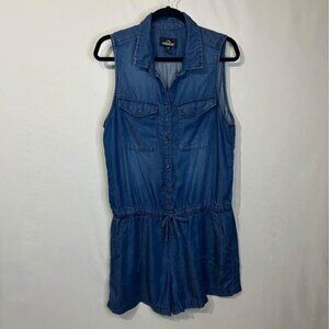 Woman’s denim (lyocell) ultra soft romper. Size large. Excellent condition. Pock